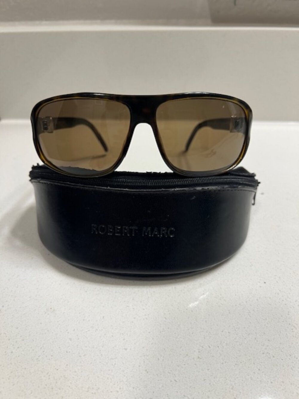 Robert Marc 550-26 Sunglasses Black Rectangular Designer Frames
